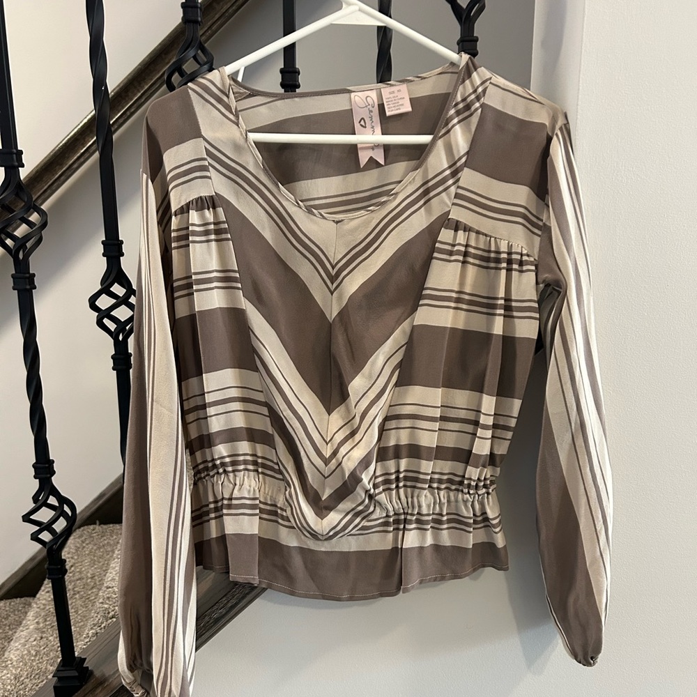 Cream and tan summer top size extra small